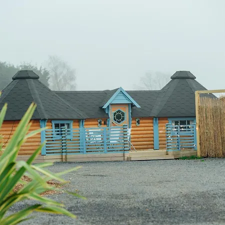 Sunset Retreats The Double Hobbit Villa Worcester Exterior photo